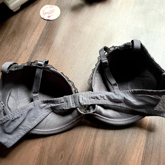 Shinny bra - Picture 2 of 2